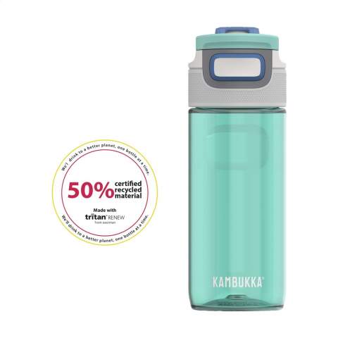 Nachhaltige Wasserflasche der Marke Kambukka® • aus klarem und geruchsneutralem Tritan™ Renew - 50% zertifiziertes Recyclingmaterial • hervorragende Qualität • BPA-frei • 3-in-1-Verschluss mit 2 Trinkpositionen: kurz drücken und schnell einen Schluck trinken oder ganz öffnen, um ohne Verschütten so bequem wie aus einem Becher zu trinken • dank Snapclean® leicht zu reinigen: entfernen Sie den inneren, spülmaschinenfesten Mechanismus in einer Bewegung. • Universalverschluss: passt auch auf andere Kambukka® Trinkflaschen • der Verschluss ist hitze- und spülmaschinenfest • praktischer Griff • 100% auslaufsicher • Fassungsvermögen: 500 ml. LAGERBESTANDSINFORMATION: Bis zu 1.000 Stück innerhalb von 10 Arbeitstagen verfügbar. Ausnahmen vorbehalten.