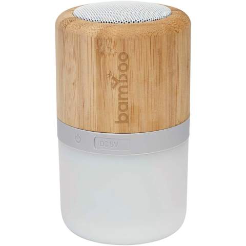 De bamboe Bluetooth® 350 mAh speaker met licht is een kleine speaker met een geweldige geluidskwaliteit in combinatie met een licht dat oplicht wanneer muziek wordt afgespeeld. Biedt tot 2 uur gebruik bij maximaal volume. Bluetooth® versie 5.0 met werkbereik tot 10 meter. Wordt geleverd in een gerecyclede geschenkverpakking en een Type C oplaadkabel.