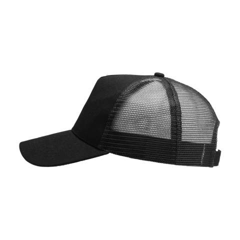 WoW! Casquette Trucker à 5 empiècements avec visière incurvée profilée en 60% coton recyclé brossé et 40% polyester recyclé. L'arrière de cette casquette est en mesh (polyester) pour une ventilation optimale. Fermeture velcro pour un ajustement facile.