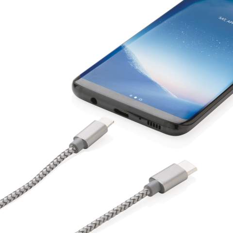 Luxury braided 3 in 1 cable with type C and double-sided connector for iOS and Android devices that require micro USB. Braided nylon material cable with connectors made out of durable aluminium. Suitable for charging. Length 120cm.