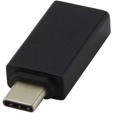 Adaptateur USB-C vers USB-A 3.0 en aluminium. Compatible avec USB 3.1 gén. 1 jusqu'à 5 Go/s de transmission de données et compatible avec les versions inférieures. 10 fois plus rapide que l'USB 2.0 dans le traitement des données. Charge en aval de 900 mA maximum par port et charge en aval de 3 A maximum sur tous les ports USB-A. Livrée dans une boîte en papier Kraft de qualité supérieure avec un autocollant coloré.