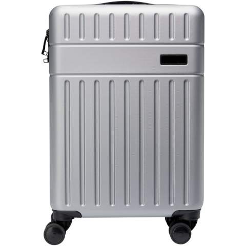 Constructed with impact-resistant recycled plastic and RPET lining, the 20” Rover cabin trolley stands for quality. It features a double-tube aluminium frame, 360 degree 4-wheel spinner, an integrated TSA combination lock, an easy grab handle for comfort, and interior divider organiser compartments. Can be brought as hand luggage on most mainstream airlines. This trolley is GRS certified, including the printing, making it a more responsible choice.