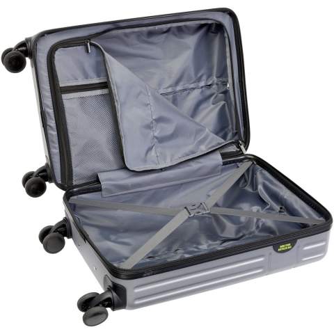 Constructed with impact-resistant recycled plastic and RPET lining, the 20” Rover cabin trolley stands for quality. It features a double-tube aluminium frame, 360 degree 4-wheel spinner, an integrated TSA combination lock, an easy grab handle for comfort, and interior divider organiser compartments. Can be brought as hand luggage on most mainstream airlines. This trolley is GRS certified, including the printing, making it a more responsible choice.