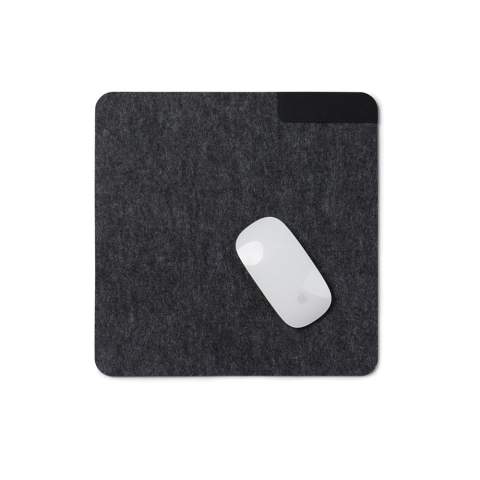 Tapis de souris fabriqué à partir de feutre recyclé GRS, présentant un effet de mélange. Idéal pour le bureau contemporain, il comporte des points antidérapants au verso pour plus de stabilité. Certifié par GRS (Global Recycled Standard), la certification GRS garantit que l'ensemble de la chaîne d'approvisionnement des matériaux recyclés est certifiée. Le contenu recyclé total est basé sur le poids total du produit. Ce produit contient 95% de feutre recyclé GRS.