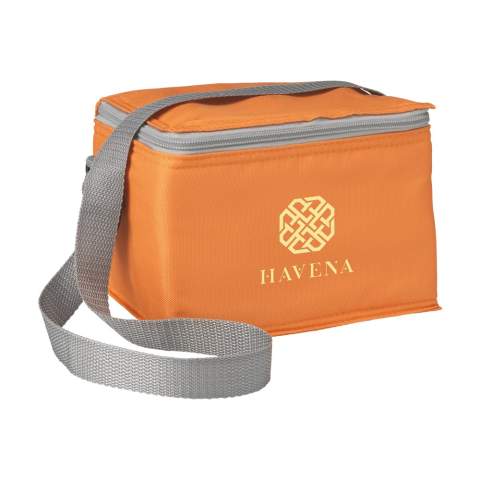 Cooler bag made from 600D RPET polyester. Ideal for a 6-pack of drinks cans. With a carry-strap. GRS-certified. Total recycled material: 51%. Capacity approx. 3 litres.