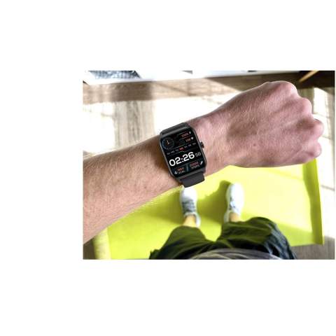 De SWB29 smartwatch meet dagelijkse fysieke activiteiten en houdt hartslag, stappen, zuurstofgehalte in het bloed, stressniveau en nog veel meer bij. De smartwatch heeft ook een multisportmodus, waarmee je ook sportactiviteiten zoals wandelen, hardlopen, pilates, yoga en meer nauwkeuriger kunt meten. Het beschikt ook over de Alexa-spraakassistent en de mogelijkheid om oproepen te ontvangen en te plaatsen. Bluetooth® versie 5.3 voor een stabiele verbinding tussen de smartwatch en je apparaat.