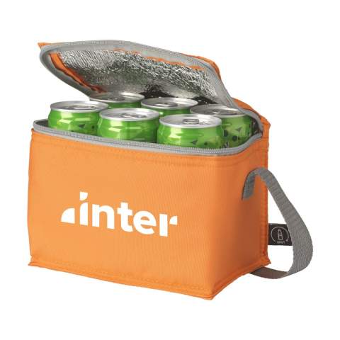 Cooler bag made from 600D RPET polyester. Ideal for a 6-pack of drinks cans. With a carry-strap. GRS-certified. Total recycled material: 51%. Capacity approx. 3 litres.