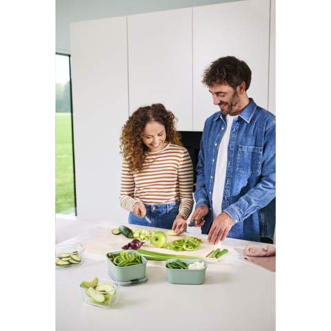 Durable and space-saving plastic food container with a click lid, from the Mepal brand. 100% recyclable. With just one click the box becomes leakproof and airtight. Perfect for storing leftovers, pre-cut vegetables and salads, but also for heating meals. The transparent lid allows you to see at a glance what is in this stackable box. Compact and easy to store. The lid has a unique steam valve that you must open when you place the box into the microwave. This box is also suitable for the steam oven and freezer. BPA-free and food-approved, this box is supplied with a 2-year Mepal factory warranty. Capacity 1,000 ml. Made in Holland. STOCK AVAILABILITY: Up to 1000 pcs accessible within 10 working days plus standard lead-time. Subject to availability.