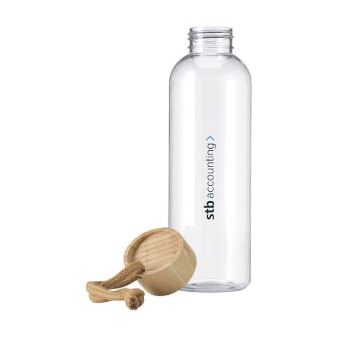 WoW! Reusable, recycled water bottle. The body is made from 100% RPET. With leak proof bamboo screw cap to which a handy carrying cord is attached. The slim design is particularly comfortable to hold. Not dishwasher-safe. GRS-certified. Total recycled material: 73%. Capacity 680 ml.