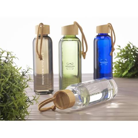 WoW! Reusable, recycled water bottle. The body is made from 100% RPET. With leak proof bamboo screw cap to which a handy carrying cord is attached. The slim design is particularly comfortable to hold. Not dishwasher-safe. GRS-certified. Total recycled material: 73%. Capacity 680 ml.