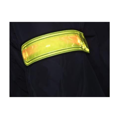 Stay visible with this adjustable, elastic armband with fluorescent strip and LED light. Set to 3 modes: fast flashing, slow flashing or continuous light. With convenient plastic closure. Incl. battery.