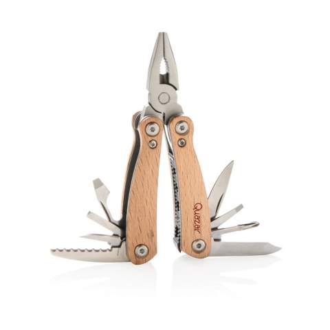 Multitool mit Buchengriff. 12 Funktionen aus Edelstahl wie eine Zange, Messer, Schraubendreher, Säge, Dosenöffner und vielem mehr. In Geschenkbox verpackt.