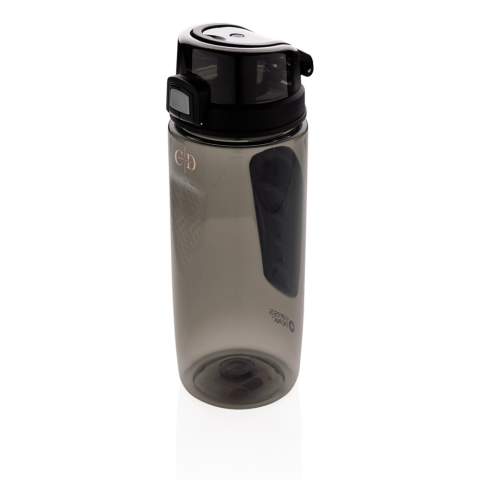 This Swiss Peak deluxe tritan sports bottle fits in your hand as easily as it fits in your sports bag. On top of that, its lockable lid has a durable design to help eliminate leaks and spills. With a no-slip grip design and button-7operated spout. Integrated handle in the lid for easy carrying. Capacity 700ml. BPA free.