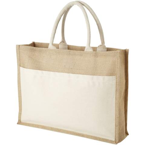 Ce sac fourre-tout est fabriqué à partir d'une combinaison de coton et de jute de haute qualité, ce qui le rend très résistant. Le grand compartiment principal de 18 litres est parfait pour transporter tous les essentiels du quotidien, de l'ordinateur portable et des livres aux vêtements de sport et à la bouteille d'eau. La poche frontale facile d'accès est idéale pour ranger les petits objets. Avec une qualité de 320 g/m², ce fourre-tout est un sac super solide et durable pour transporter tous les articles du compartiment principal. Fabriqué en Inde et certifié OEKO-Tex. Résistance jusqu'à un poids de 10 kg.