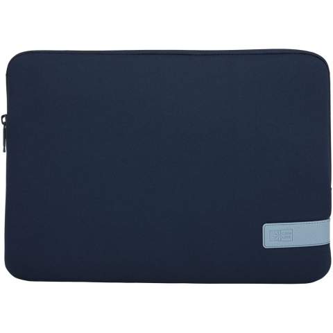 Housse pour ordinateur portable de 15,6" avec 6 mm de mousse à mémoire de forme dense et doublure intérieure molletonnée pour la protection de l’appareil, ainsi qu’un patch réfléchissant au niveau du panneau avant. Garantie Case Logic : 25 ans.