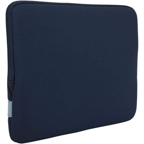 Housse pour ordinateur portable de 15,6" avec 6 mm de mousse à mémoire de forme dense et doublure intérieure molletonnée pour la protection de l’appareil, ainsi qu’un patch réfléchissant au niveau du panneau avant. Garantie Case Logic : 25 ans.