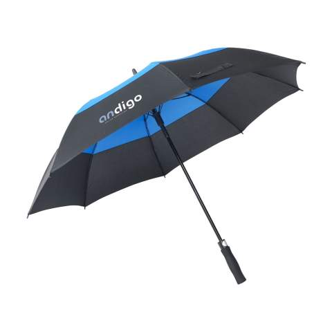 WoW! Regenschirm mit einer 2-farbigen Bespannung aus 190T RPET-Polyester. Dieser auffällige Regenschirm hat einen extragroßen Schirmdurchmesser von 120 cm. Mit automatischer Teleskopöffnung, Fiberglasrahmen und -schaft, Griff aus EVA-Weichschaum und Klettverschluss. Dieser Regenschirm wird teilweise aus recycelten PET-Flaschen hergestellt.