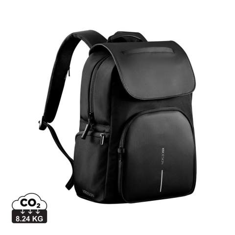 Le sac à dos Soft Daypack est le compagnon idéal pour le transport quotidien. Fabriqué à partir de matériaux de haute qualité, notamment le tissu RPET 1200D avec une finition déperlante et le matériau PU texturé, il allie durabilité et style. En mettant l'accent sur la sécurité, ce sac de jour est doté d'un rabat antivol avec fermeture Fidlock et fermetures à glissière twist-lock, garantissant la sécurité. La poche dédiée à l'ordinateur portable de 16 pouces offre une protection technique, tandis que la poche protégée par anti - RFID offre une sécurité supplémentaire. Grâce à la technologie AWARE™, l'utilisation de matériaux textiles recyclés authentiques et la réduction de l'impact sur l'environnement sont garantis, ce qui renforce son attrait écologique. AWARE™ utilise la technologie disruptive des traceurs physiques et de la blockchain pour vérifier l'utilisation d'authentiques matériaux en tissu recyclé. 28% de contenu recyclé.<br /><br />FitsLaptopTabletSizeInches: 16.0<br />PVC free: true