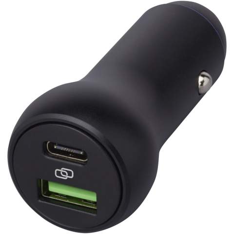 Autolader van aluminium met USB-C- en USB-A-uitgang, beide ondersteunen snel opladen. De output van USB-C is maximaal 55 W en voor USB-A is dit maximaal 22 W. Compatibel met de meeste mobiele telefoons. Als u de traditionele laadsnelheid van 5 V/1 A beu bent, is dit een must-have gadget voor in uw auto! Geleverd in een geschenkverpakking van kraftpapier met een kleurrijke sticker.