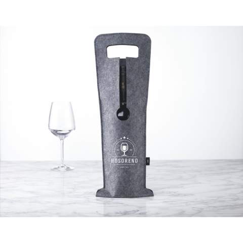 WoW! Fasionable RPET wine bottle holder. Made from recycled PET bottles. This product is designed to hold one bottle of wine (not included). GRS-certified. Total recycled material: 95%.