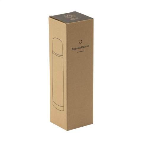 WoW! Bouteille thermo en acier inoxydable recyclé et isolé sous vide. Avec bouchon/gobelet et système verseur pratique. Certifié RCS. Matière recyclée totale : 29%. Capacité 500 ml. L'inox peut être recyclé de nombreuses fois tout en conservant en grande partie la qualité du matériau. En utilisant de l'acier inoxydable recyclé, on a besoin de moins de nouvelles matières premières. Cela signifie moins de consommation d'énergie et moins d'utilisation d'eau. Un choix responsable. Chaque article est fourni dans une boite individuelle en papier kraft marron.