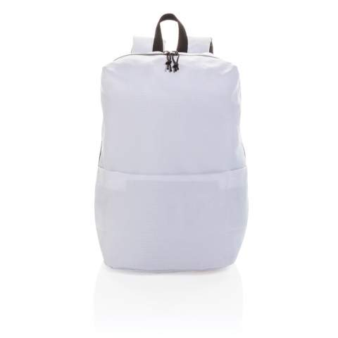Praktisch und schlicht mit gradlinigem Design hat dieser Rucksack aus strapazierfähigem Polyester ein großes Hauptfach, sowie eine Vortasche für weitere persönliche Kleinigkeiten und zwei Seitentaschen für zum Beispiel einen Schirm oder eine Trinkflasche. PVC-frei.<br /><br />PVC free: true