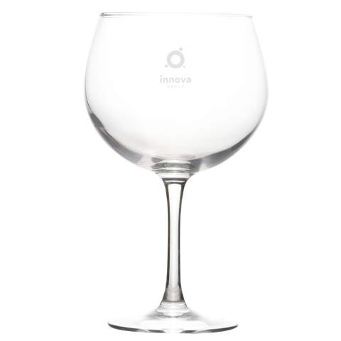 Modernes und zeitloses Cocktail-Gin-Glas. Genießen Sie gemeinsame Moment und lassen Sie sich von diesem Glas in Gastronomie-Qualität verzaubern. Ideal für Partys oder für einen entspannten Drink unter der Woche. Dieses Glas ist robust, aber dennoch äußerst transparent. Fassungsvermögen 700 ml. Made in Europe.