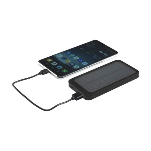 Batterie externe puissante, de haute capacité, en munie d'un panneau solaire et d'une batterie polymère rechargeable intégrée (4 000 mAh). Peut être rechargée à l'énergie solaire ou sur le secteur (via le port USB). Le boîtier est fabriqué à partir de ABS recyclé. Entrée : 5 V / 1 A. Sortie : 5 V / 1 A. Comprend un câble de charge avec connexion USB-C, connecteur USB-C et un mode d'emploi. Certifié RCS. Matière recyclée totale : 40%. Par pièce dans une boîte.