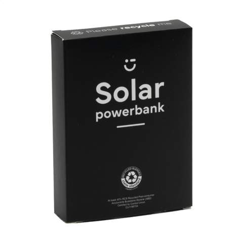 Batterie externe puissante, de haute capacité, en munie d'un panneau solaire et d'une batterie polymère rechargeable intégrée (4 000 mAh). Peut être rechargée à l'énergie solaire ou sur le secteur (via le port USB). Le boîtier est fabriqué à partir de ABS recyclé. Entrée : 5 V / 1 A. Sortie : 5 V / 1 A. Comprend un câble de charge avec connexion USB-C, connecteur USB-C et un mode d'emploi. Certifié RCS. Matière recyclée totale : 40%. Par pièce dans une boîte.