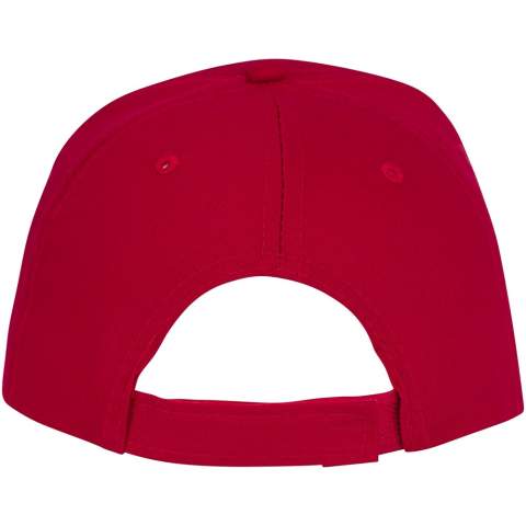 La casquette Ceto 5 panel sandwich - style et praticité harmonieusement combinés. Fabriquée en sergé de coton de 175 g/m², elle offre non seulement une grande durabilité, mais aussi une sensation de douceur et de respirabilité. Dotée d'une visière pré-courbée et d'un design sandwich, la casquette offre une protection solaire avec une touche d'élégance. Avec un panneau frontal structuré et des détails en coton à l'intérieur, cette casquette est à la fois sophistiquée et confortable. Avec un tour de tête de 58 cm, elle garantit un ajustement sur mesure pour une variété de tailles de tête. La fermeture à boucles et à crochets en tissu permet d'ajuster la casquette sans effort et d'obtenir un ajustement parfait. La casquette Ceto est l'accessoire idéal pour toutes les occasions, qu'il s'agisse d'une sortie décontractée ou d'une aventure en plein air. 