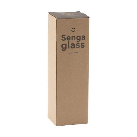 Slanke, milieuvriendelijke en lekvrije waterfles van duurzaam sodalime-glas met RVS schroefdop. Met neopreen sleeve voor het comfortabel dragen van de fles. De glazen fles is vaatwasserbestendig m.u.v. de schroefdop. Inhoud 500 ml. Per stuk in kraft doos.