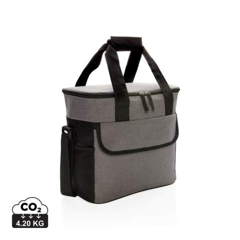 600D two-tone polyester large cooler bag can store up to 20 cans. With 2 mesh side pockets and 1 front pocket.