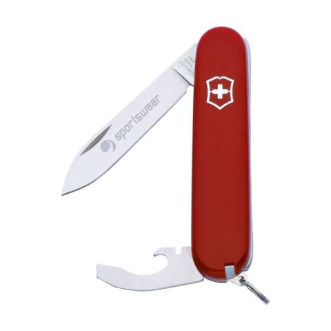 Origineel Zwitsers zakmes uit de Officiersserie van Victorinox met ABS heft, tussenplaten van hard-geadoniseerd aluminium en tools van 100% gerecycled staal. 5-delig met 8 functies: mes, combinatietool met blikopener, flesopener, draadstripper, schroevendraaier, sleutelring, pincet en tandenstoker. Inclusief gebruiksaanwijzing en met levenslange garantie op materiaal- en fabricagefouten. Victorinox staat wereldwijd symbool voor hoogwaardige kwaliteit, betrouwbaarheid, functionaliteit en perfectie. Op het bezit en/of dragen van messen of multitools in het openbaar kunnen lokale regels van toepassing zijn. Per stuk in doosje.