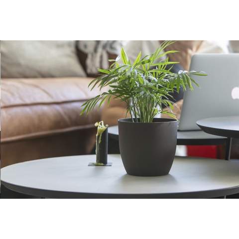 WoW! This fully compostable flower pot is made from the coffee grounds that come from making one cup of coffee. And it can be personalised with your company logo, making it the perfect flower pot to bring a little green into your office. Made in Holland.  In the Netherlands, 120 million kilos of coffee grounds are produced annually. The Coffee Based material is a mixture of used coffee grounds and a biopolymer. The biopolymer of the Coffee Based material is based on recycled raw materials from potato, grain, root or seed flour. The used coffee grounds are a waste stream from the coffee industry or the office environment. Made in Holland.  As coffee grounds are an organic material, they are naturally biodegradable. The biopolymer is also biodegradable and complies with EN13432 (standard for industrial composting). Each item is supplied in an individual brown cardboard box.