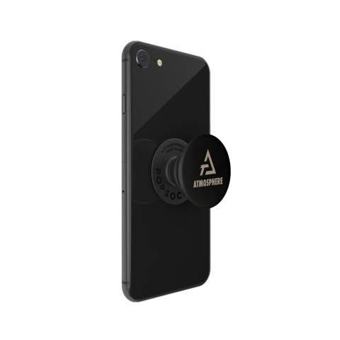 Le PopSockets® est un accessoire multifonction très pratique pour téléphone. Avec un interchangeable PopGrip en plastique et un interchangeable PopTop élégant en aluminium. Fixez cet élément avec la bande adhésive 3M au dos de votre téléphone et profitez de ses fonctionnalités pratiques : prise confortable pour une tenue optimale, support fonctionnel et support pour selfie. Peut se positionner dans 2 positions de pop-up différentes et flexible afin que vous puissiez mettre le smartphone dans n'importe quelle position. PopSocket® est facile à enlever et peut être réutilisé jusqu'à 10 fois. Convient à tous les modèles courants de smartphones, iPhones et autres appareils. Pour une utilisation optimale et préserver au mieux votre PopSocket®, lisez les instructions fournies.   Informations supplémentaires sur le délai de livraison : 60 - 500 pièces : 1 semaine, 500 - 1 500 pièces : 2 semaines. À partir de 1 500 pièces, prix et délai de livraison sur demande. Les Popsockets® ne sont fournis qu'avec une gravure au laser.