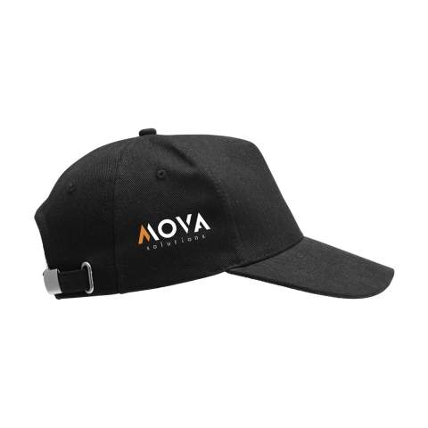 WoW! Comfortable cap made from extra heavy quality material: 60% recycled cotton and 40% recycled polyester. With a preformed peak and adjustable metal clip closure at the back, this 5-panel cap has a curved visor and embroidered eyelets for ventilation.