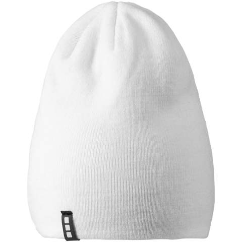 The Level beanie is made from a 1x1 rib knit of acrylic, and its double-layered design provides extra insulation for those chilly days. The branded loop label adds a touch of sophistication. Whether you're hitting the slopes or strolling in the city, stay cozy and fashionable with the Level beanie.