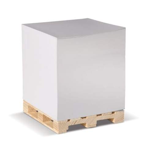 Cube pad with white paper on wooden pallet. Circa 840 wood-free sheets. Printing is possible on each individual sheet. Each cube comes shrink wrapped. 90g/m².