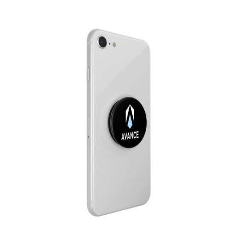 Le PopSockets® est un accessoire multifonction très pratique pour téléphone. Avec le nouveau plastique PopGrip interchangeable (swappable PopGrip) et un PopTop interchangeable. Ce PopGrip est compatible avec le chargement sans fil grâce au retrait facile du PopTop. Fixez cet élément avec la bande adhésive 3M au dos de votre téléphone et profitez de ses fonctionnalités pratiques : prise confortable pour une tenue optimale, support fonctionnel et support pour selfie. Peut se positionner dans 2 positions de pop-up différentes et flexible afin que vous puissiez mettre le smartphone dans n'importe quelle position. PopSocket® est facile à enlever et peut être réutilisé jusqu'à 10 fois. Convient à tous les modèles courants de smartphones, iPhones et autres appareils. Pour une utilisation optimale et préserver au mieux votre PopSocket®, lisez les instructions fournies.   Informations supplémentaires sur le délai de livraison : 60 - 2 500 pièces : 1 semaine, 2 500 - 5 000 pièces : 2 semaines. À partir de 5 000 pièces, prix et délai de livraison sur demande. Les PopSockets® ne sont fournis qu'avec une impression.