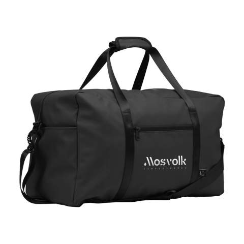 WoW! Very spacious sports/travel bag with 2 zip pockets on the inside and additional pockets on the exterior. With extra storage compartments, handles and an adjustable, detachable shoulder strap. The exterior material of this bag is made from water-repellent PU: 70% PU, 10% recycled PU and 20% recycled polyester. Neatly finished with an RPET lining.  This versatile bag is hard-wearing and is also easy to keep clean. Suitable as a sports bag, weekend bag and travel bag. RCS-certified. Total recycled material: 35%. Capacity approx. 32 litres.