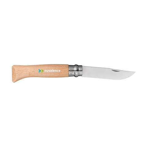 Couteau de poche conçu par Opinel. La lame de ce couteau est en acier inoxydable Sandvik 12C27. Le manche est en bois de hêtre, recouvert d'une couche de vernis pour le protéger de l'humidité et de la saleté. 95% du bois provient d'entreprises françaises gérées durablement. Lorsqu'il est ouvert, le couteau a une longueur de 19 cm et est sécurisé par un système de verrouillage Virobloc®. Ce couteau est idéal pour les pique-niques, les barbecues, la pêche ou le repérage. Un couteau de poche de tous les jours qui peut être utilisé pour un large éventail de tâches. Fabriqué en France.