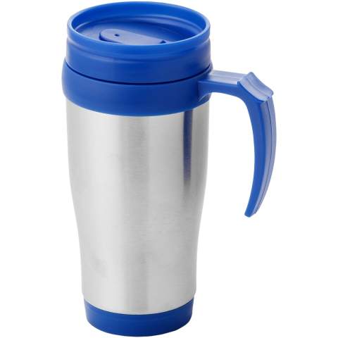 Sanibel is the perfect mug for drinking beverages on the go. The mug has a double insulated wall, keeping drinks warm for a long time. The twist-on thumb-slide lid makes it easy to drink up to 400 ml of beverages. Moreover, the handle with the ergonomic thumb rest ensures a good grip. The Sanibel mug consists of stainless steel and black plastic, making it very strong, corrosion-resistant, and easy to clean.