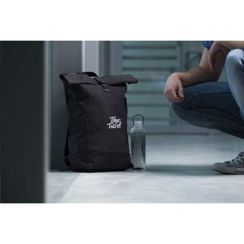 Rugged, practical urban ‘roll-top’ backpack made from sturdy canvas (320 g/m²). The backpack has one large inner compartment, a pocket on 1 side and a large zipper pocket on the front. With carrying strap, roll closure and handy click system at the top. The perfect bag for daily use. OEKO-TEX® certified. Capacity approx. 20 litres.