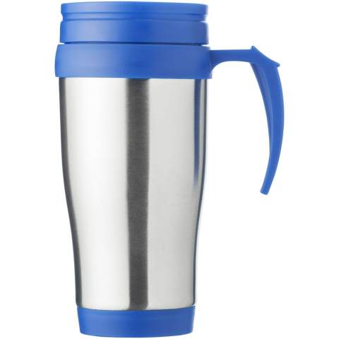 Sanibel is the perfect mug for drinking beverages on the go. The mug has a double insulated wall, keeping drinks warm for a long time. The twist-on thumb-slide lid makes it easy to drink up to 400 ml of beverages. Moreover, the handle with the ergonomic thumb rest ensures a good grip. The Sanibel mug consists of stainless steel and black plastic, making it very strong, corrosion-resistant, and easy to clean.