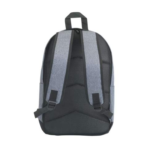 13 inch laptop rugzak van 600D/300D, 2-tone polyester met verborgen ritssluiting aan de rugzijde. Dit maakt het voor zakkenrollers moeilijker om bij de inhoud van de tas te komen. Je spullen zijn hierdoor veiliger. Het ruime hoofdvak is voorzien van een beschermvak voor een laptop van 13” en heeft diverse insteekvakjes. Voozien van stevige PVC voering die de inhoud beschermd bij regen. Voorvak, 2 zijvakken en draaglus. De rugzijde en verstelbare schouderbanden zijn voorzien van comfortabel foam.