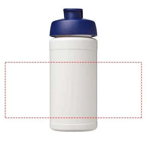 Deze enkelwandige drinkfles transformeert plastic melkflessen voor eenmalig gebruik in iets dat keer op keer kan worden gebruikt. De fles heeft een morsbestendige deksel met klapsluiting en een inhoud van 500 ml. Vanwege de aard van gerecycled plastic kunnen kleurschakeringen enigszins variëren en kunnen er kleurvlekken voorkomen. Gemaakt in het Verenigd Koninkrijk.