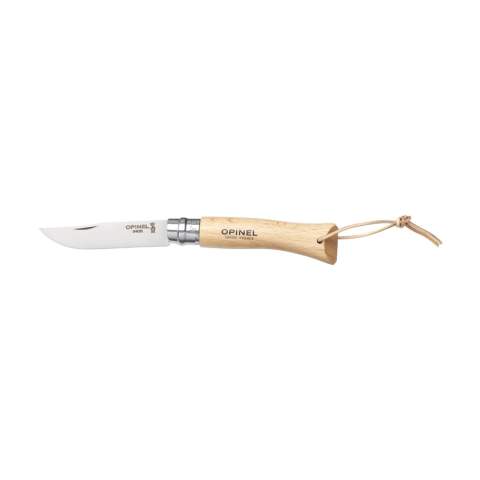 Couteau de poche conçu par Opinel. La lame de ce couteau est en acier inoxydable. Le manche est en bois de hêtre, recouvert d'une couche de vernis pour le protéger de l'humidité et de la saleté. 95% du bois provient d'entreprises françaises gérées durablement. La poignée est munie d'un cordon en cuir. Lorsqu'il est ouvert, le couteau a une longueur de 18 cm et est sécurisé par un système de verrouillage Virobloc®. Ce couteau est indispensable aux petits bricoleurs, en camping ou lors d'une randonnée. Un couteau de poche de tous les jours qui peut être utilisé pour un large éventail de tâches. Fabriqué en France. Attention, la législation en vigueur s'applique concernant la possession et / ou le transport de couteaux ou d'outils multifonctions en public.