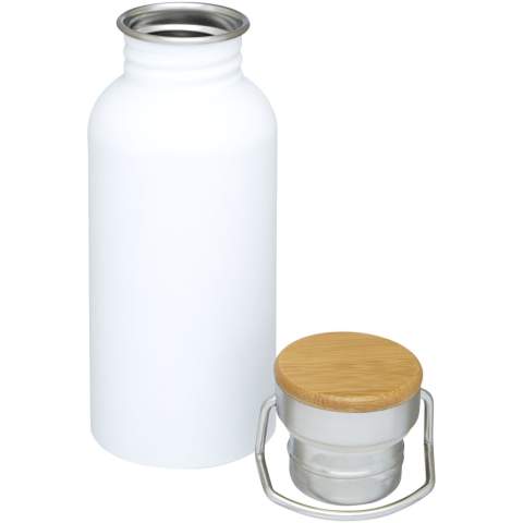 Single-walled stainless steel bottle with screw-on lid. The lid features a bamboo top, as well as a handle for easy carrying. Volume capacity is 550 ml. Presented in an Avenue gift box.