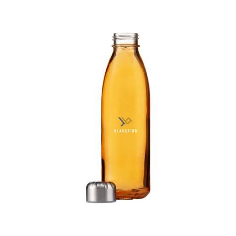 Luxe waterfles van helder en sterk sodalime glas. Met praktische RVS schroefdop. Milieuvriendelijk, BPA-vrij, lekvrij, duurzaam en herbruikbaar. Inhoud 650 ml. Per stuk in doosje.