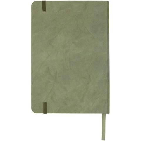 Carnet de taille A5 résistant aux déchirures avec pages intérieures fabriquées en pierre. Le papier de pierre n'utilise aucun arbre et le processus de production consomme moins d’énergie que celui du papier recyclé ou de nouvelle pâte à papier. Il est résistant à l’eau et les liquides renversés peuvent facilement être essuyés. Comprend un marque-page ruban et un élastique assortis, ainsi que 60 feuilles lignées de 120 m /g2 en papier de pierre. Emballé dans une pochette en carton.